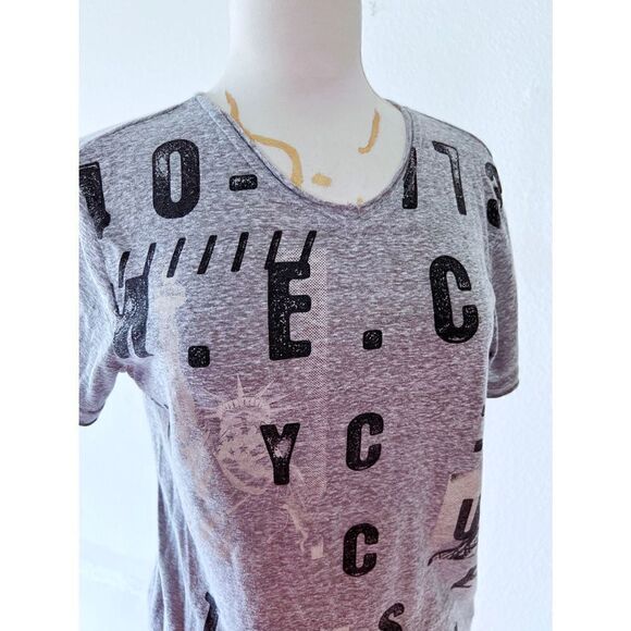 Marc Eckō Casual NYC Decal T-Shirt - Picture 2 of 5